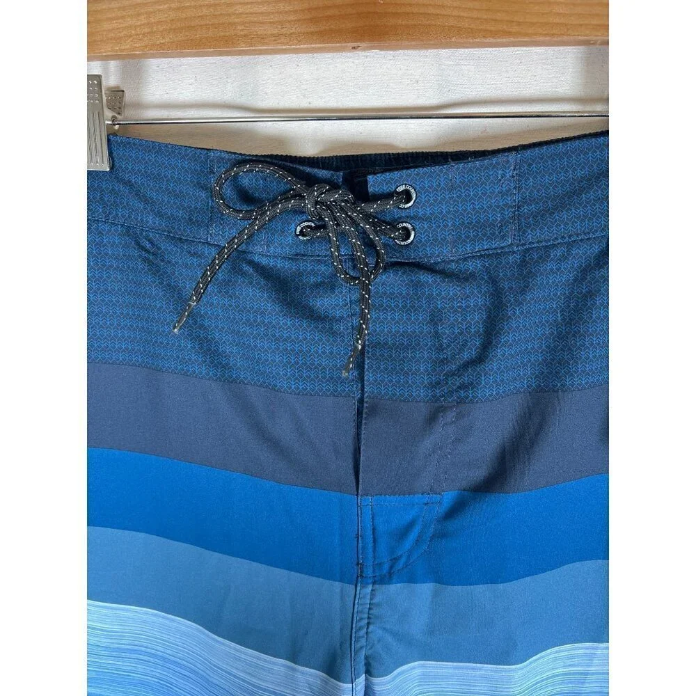 NWT Free Country Mens Size M Blue Swim Shorts Trunks Engineered Color Blocked‎